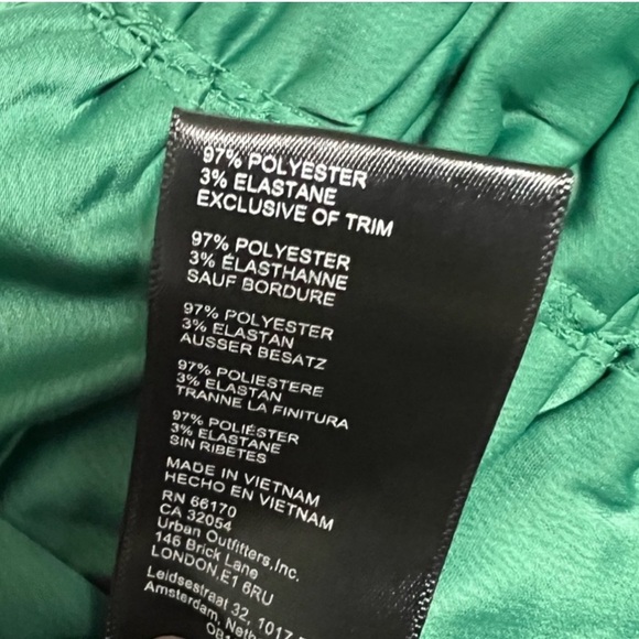 Urban Outfitters Caroleena Emerald Green Ruched Cropped Puff Sleeve Blou… - Picture 9 of 10